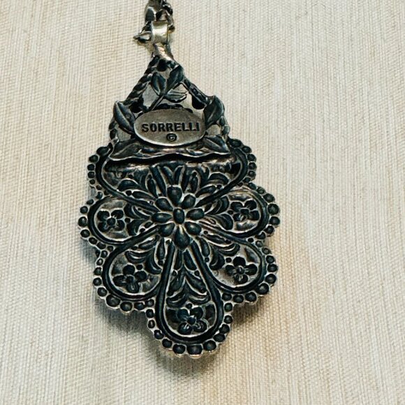 Sorelli Pendant Necklace - Picture 4 of 6